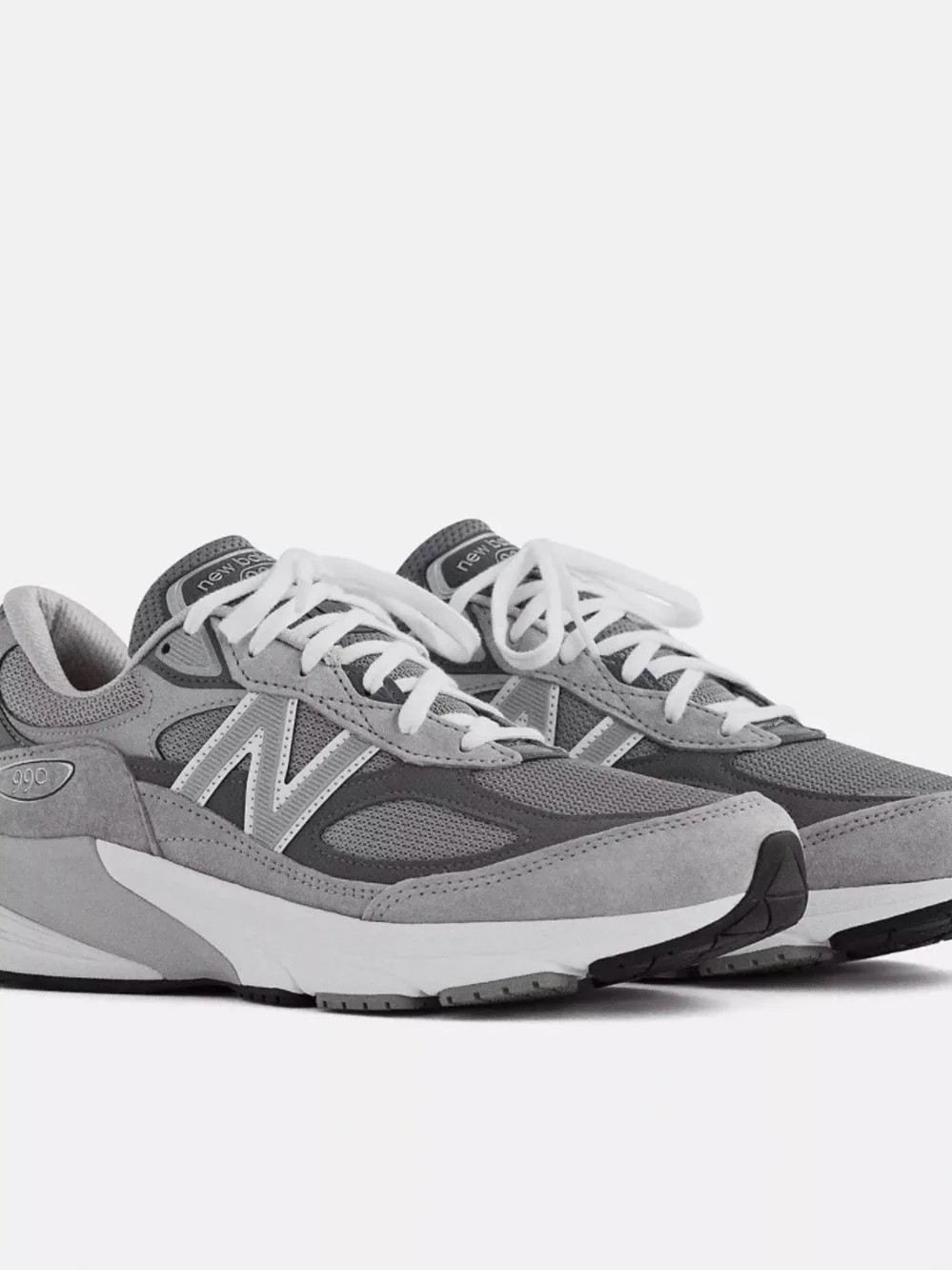 New Balance 990v6 women size 10.5 ( size 9 men )